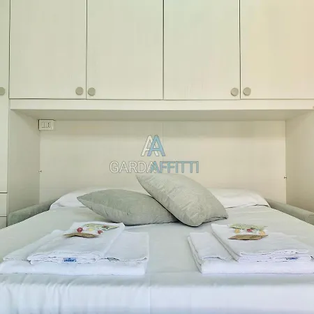 Azzurrite - - Fronte Piscina Sirmione